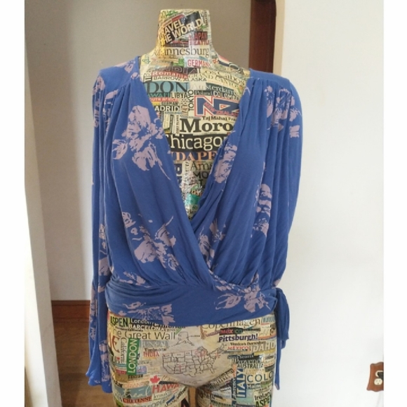 Free People Tops - FREE PEOPLE Flutter/Bell Sleeve Wrap Top, sz M.